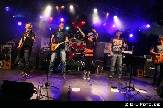 1Export schwebt